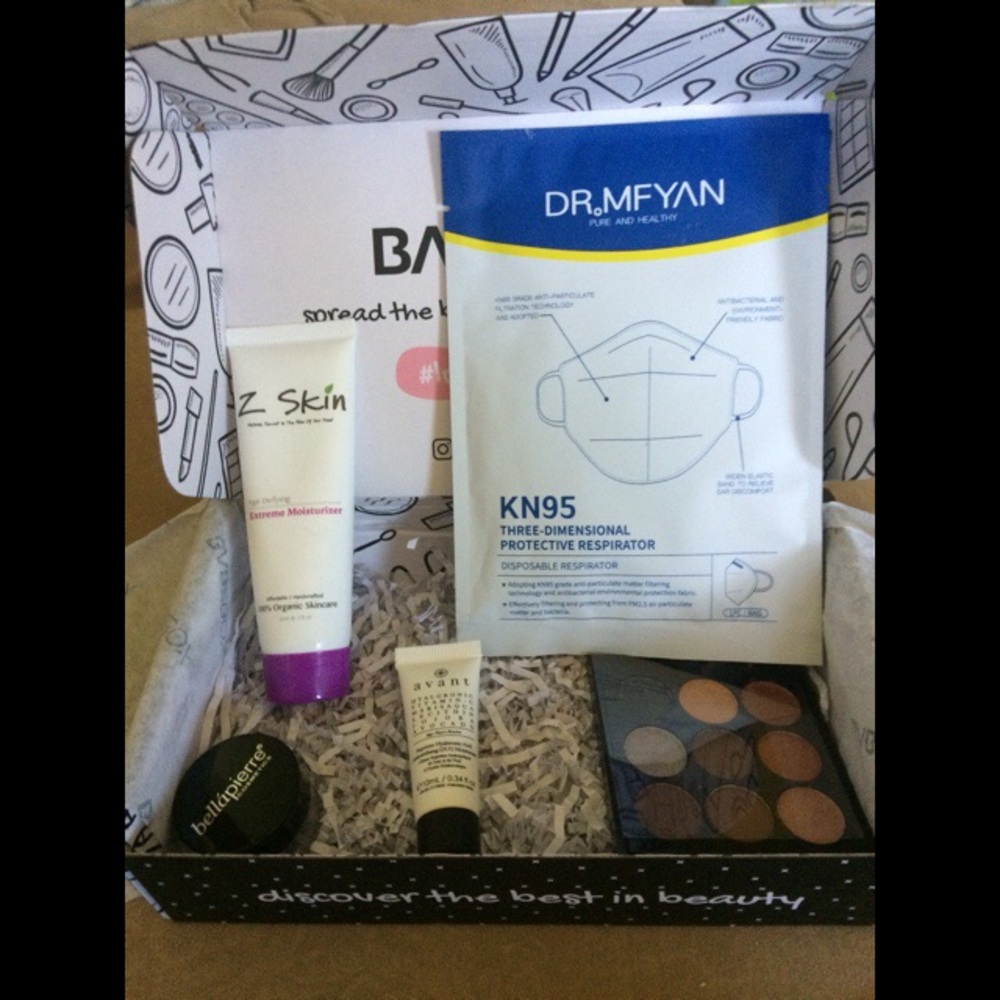 BABEBOX Cosmetics Box with Face Mask